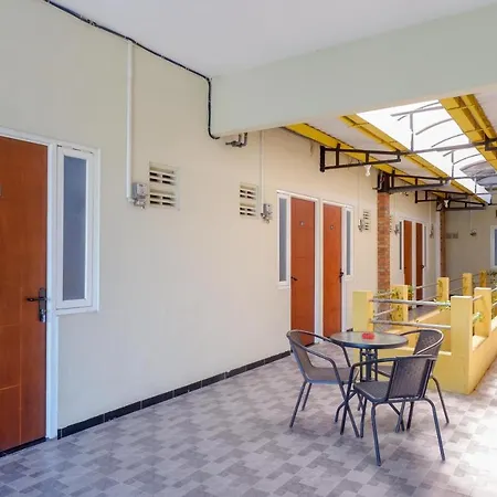 Reddoorz Near Puri Anjasmoro Area-2
